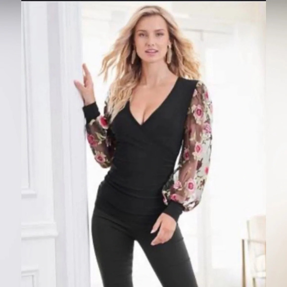 VENUS Tops - VENUS Embroidered Top